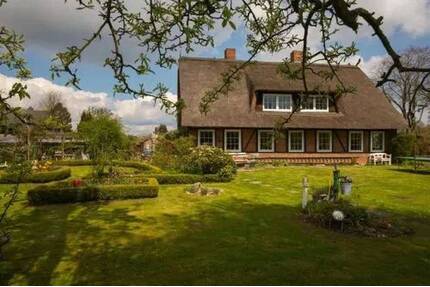 Alte Reetdachkate - 650.000,00&nbsp;EUR Kaufpreis, ca.&nbsp; 210,00&nbsp;m&sup2;&nbsp;Wohnfl&auml;che in Timmendorfer Strand (PLZ: 23669) Groß Timmendorf