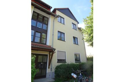 Große EG-4-Zimmer-Wohnung mit Gartenanteil und Stellplatz - Machern