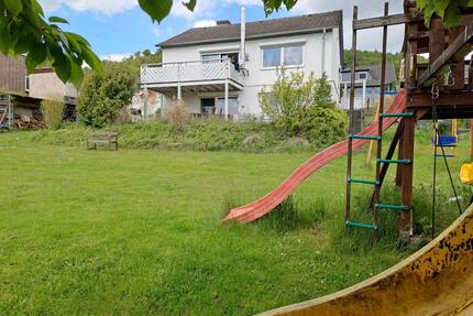 Familiendomizil mit traumhaftem Ausblick, Südhanglage Zierenberg