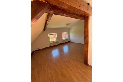 Helle 4,5 Zimmer Wohnung mit Holzbalken in ländlicher Lage - Eldingen