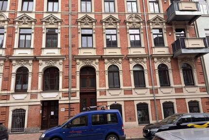 2 Zimmerwohnung mit Balkon im denkmalgeschütztem Mehrfamilienhaus - Plauen Stadtmitte