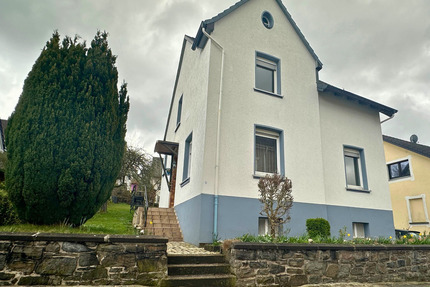 Betreten. Entdecken. Verwandeln: Ein Zweifamilienhaus mit Möglichkeiten - Altena Evingsen