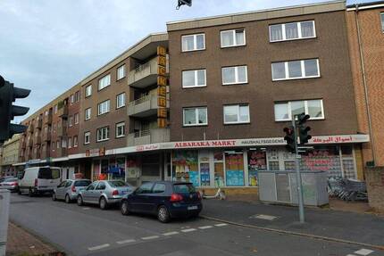großzügige 4,5 Zimmerwohnung mit Terrasse und Balkon in Duisburg-Neumühl