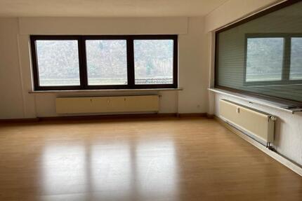 Großzügige 4,5-Zimmer-Wohnung mit Balkon in Sankt Aldegund - Peterswald-Löffelscheid