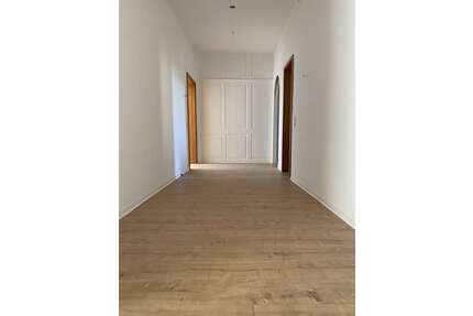 Wohnung zum Mieten in Hof 650,00 € 93.76 m²