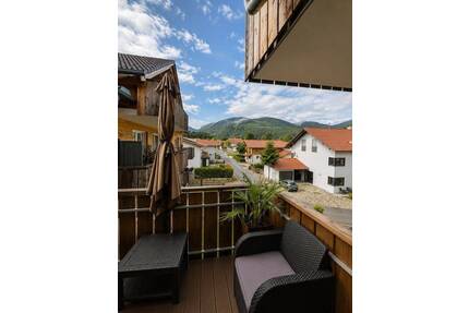 Wohnen im Grünen mit herrlichem Bergblick - Moderne 2-Zimmer-Wohnung - Siegsdorf Hörgering