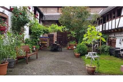 Haus zum Kaufen in Schöneck - Oberdorfelden 890.000,00 € 257.11 m²