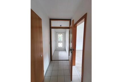 2 Zimmer Einliegerwohnung - 600,00&nbsp;EUR Kaltmiete, ca.&nbsp; 54,00&nbsp;m&sup2; in Straßberg (PLZ: 72479)