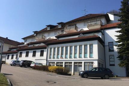 Möblierte 1-Zimmer-Dachgeschosswohnung ab 01.04 - Bad Griesbach im Rottal