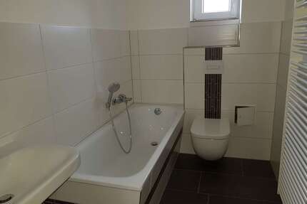 Wohnung zum Mieten in Schönebeck 266,94 € 48.03 m²