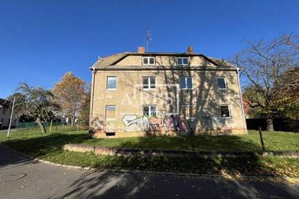 sanierungsbedürftiges Mehrfamilienhaus in Meuselwitz