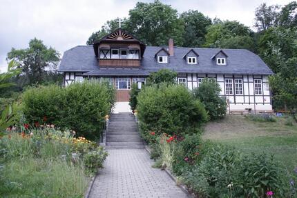 Haus mit Kirchsaal & gr. Garten - Kaulsdorf