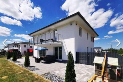 Exklusive 4-Zi.-Whg. 140 m² | Terrasse, Balkon & PLANA-Küche - Villingen-Schwenningen