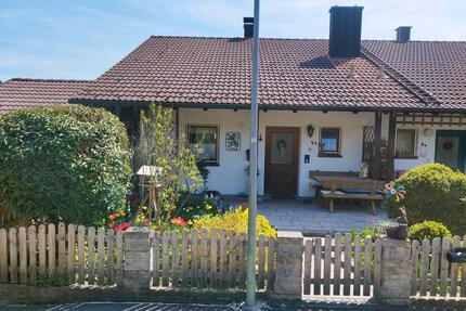 DHH in Reischach - 1.100,00&nbsp;EUR Kaltmiete, ca.&nbsp; 115,00&nbsp;m&sup2; in Reischach (PLZ: 84571)