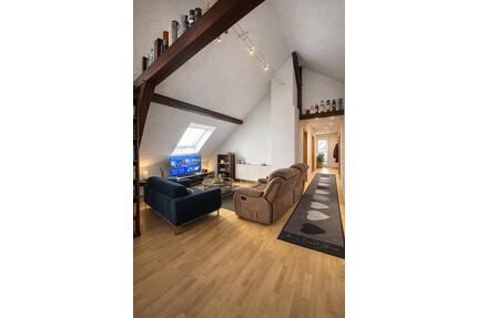 Helle DG-Wohnung in Homburg Erbach - ab 01.04.