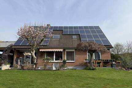 IMMOBILIEN GUMNIOR präsentiert: Zweifamilienhaus in zentraler Lage von Neuenkirchen