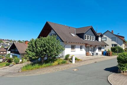 Großzügiges Einfamilienhaus (266 m²) mit viel Potenzial - Villmar