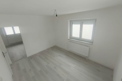 ruhige 2 ZKB Wohnung im EG (2FH) + Terrasse & Garten & Garage uvm - Aichach