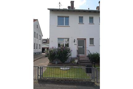 Haushälfte zur Miete - 900,00&nbsp;EUR Kaltmiete, ca.&nbsp; 80,00&nbsp;m&sup2; in Elsenfeld (PLZ: 63820)