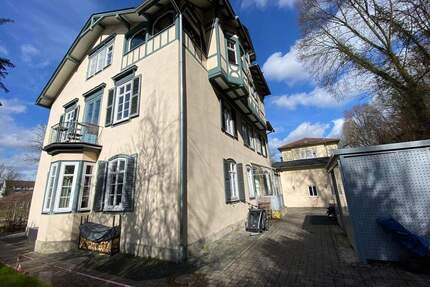 Wohnen am Rosengarten in einer geräumigen 3,5-Zimmer-Wohnung - Coburg