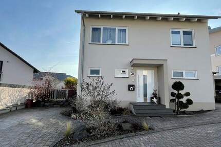 Modernes Einfamilienhaus in Gau-Bischofsheim mit attraktiver Ausstattung