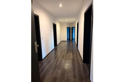 Großzügige 4-Zimmer-Wohnung mit 125 m² – frisch renoviert . - Werl