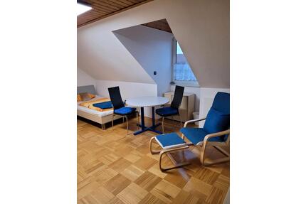 Wohnung für Arbeiter - 300,00&nbsp;EUR Kaltmiete, ca.&nbsp; 80,00&nbsp;m&sup2; in Sulzheim (PLZ: 97529)