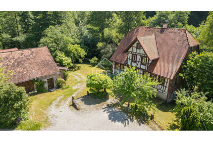 Idyllisches Fachwerkhaus mit Atelier, Scheune und Naturgrundstück - Mainhardt Hammerschmiede