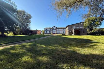 Angebot!!! Ehemaliger Dreiseitenhof mit 7 Wohneinheiten an der Ostseeküste - Steffenshagen