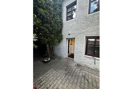 Haus zum Mieten in Weißenfels 317,00 € 51.13 m²