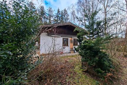 Wochenendhaus mit grossem Grundstück - Wörth