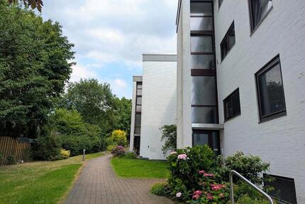 Provisionsfrei: Helle Wohnung in begehrter Lage von Oststeinbek