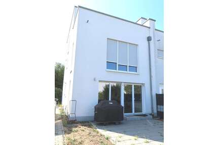 Haus zum Mieten in Viernheim 1.800,00 € 171 m²