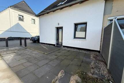 Modernisiertes Reihenendhaus - 3 Zimmer, 2 Bäder, Parkplatz, Terrasse - Broderstorf / Neu Thulendorf Pastow