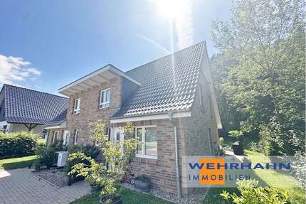 Haus zum Kaufen in Hoisdorf 660.000,00 € 117.59 m²