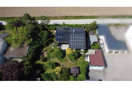 Wohnen in Traumlage am Ortsrand von Falkendorf, Modernisiertes EFH auf 936 m² Grundstück - Aurachtal / Falkendorf