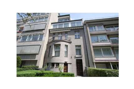 Haus zum Kaufen in Düsseldorf 9.800.000,00 € 840 m²