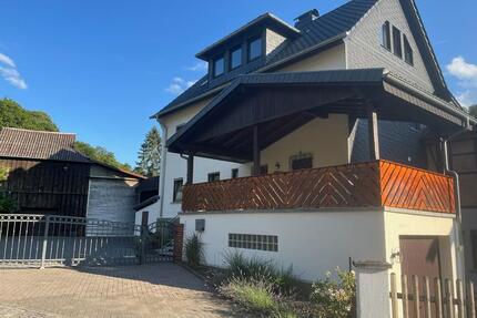 Wohnen und Arbeiten: Haus mit Werkstatt - Weinbach