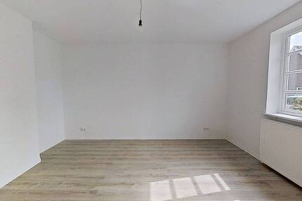 Ein perfektes Zuhause für eine Familie: Moderne 4-Zimmer-Maisonettewohnung mit Terrasse&Garten - Rendsburg