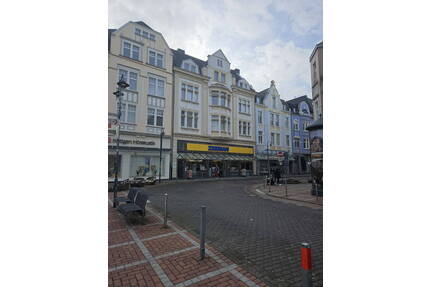 Renovierte 4-Zimmer-Wohnung mit Einbauküche in Top-Lage - Leverkusen Wiesdorf, Hauptstraße 67