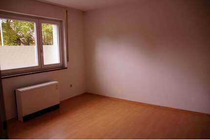 Wohnung zum Mieten in Karlsruhe 300,00 € 14.4 m²