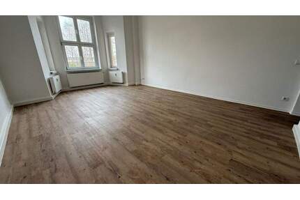 ALLES NEU - moderner Bodenbelag + Innentüren - Bad mit Fenster - Chemnitz Sonnenberg