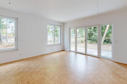 Das perfekte Zuhause: Neuwertige 3-Zimmer-Terrassenwohnung mit EBK, Tageslichtbad, u.v.m. - Strausberg