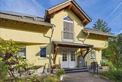 Photovoltaik, Erdwärmepumpe, Zisterne und 7,5 Zimmer - ein A+ Haus wartet auf seine neuen Eigentümer - Kahl am Main