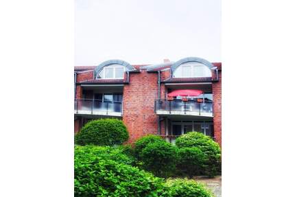 Helle Dachterrassen-Wohnung mit Tiefgaragenstellplatz zum 1. April - Hannover / Bemerode