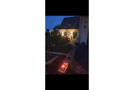 Einfamilienhaus mit Doppelgarage (KfW 40 Standard) - Hahnbach