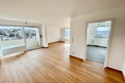 Helle, großzügige Wohnung mit Balkon, Weitblick und Garage nähe Uniklinik! - Würzburg Lindleinsmühle