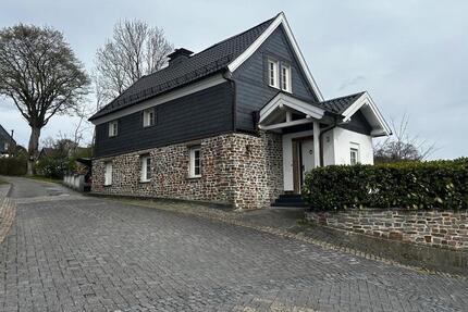 Charmantes Wohnhaus zu vermieten - Reichshof