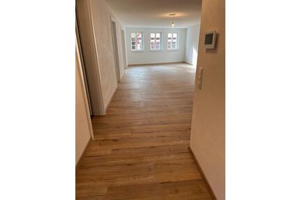 Hochwertige 3,5-Zi.-Wohnung mit Balkon & Einbauküche Neubauniveau - Neudenau