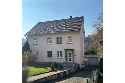 Zweifamilienhaus mit Ausbaupotenzial in Bad Salzschlirf